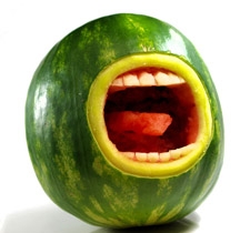 聪明并不都是天生的,近日,美国《预防》杂志刊文指出,头脑聪明跟口腔卫生也有关系。