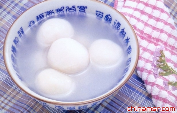 元宵节看花灯、吃元宵是元宵节必不可少的内容。你知道元宵怎么选吗?你知道吃元宵应该注意什么吗?美味可口的药膳元宵你会做吗?