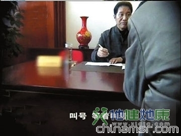 张悟本式神医再现 声称看照片治病