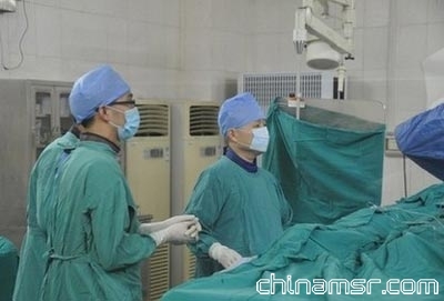 吴朝晖身患肺癌仍坚持做手术