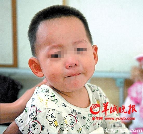 9月住院时的小涵 羊城晚报记者邓勃摄