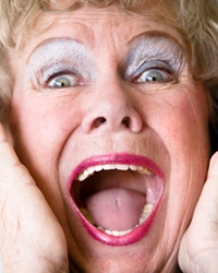 面部表情过于丰富老得快。