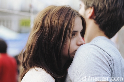 激情躲开黑色时间。