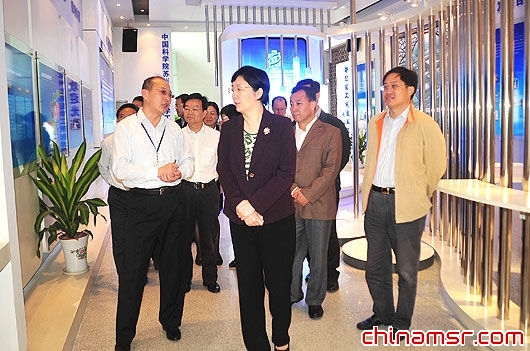 焦红考察苏州医工所。