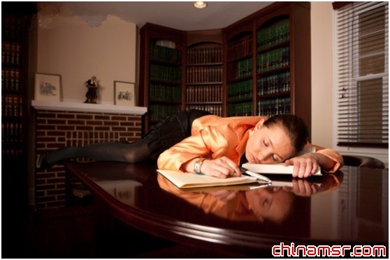 白领午休莫让午睡变“误睡”
