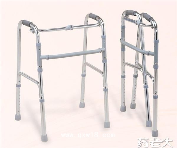 四脚可调助行器