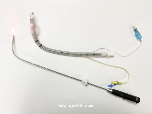 光棒引导加强抽吸型气管插管